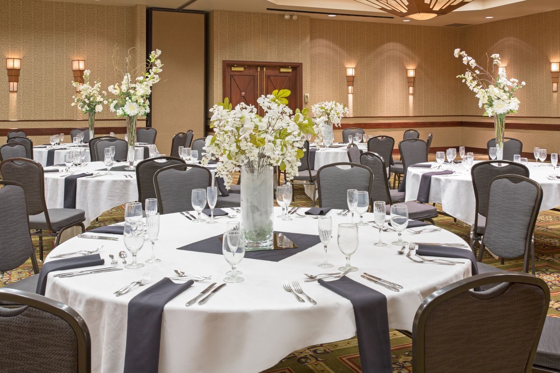 Explore our Wedding Venues in Topeka KS Hotel Topeka at City Center