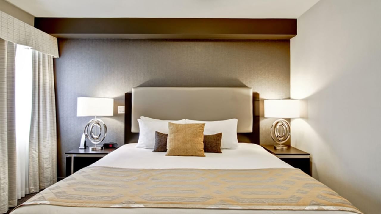 King bed in hotel room