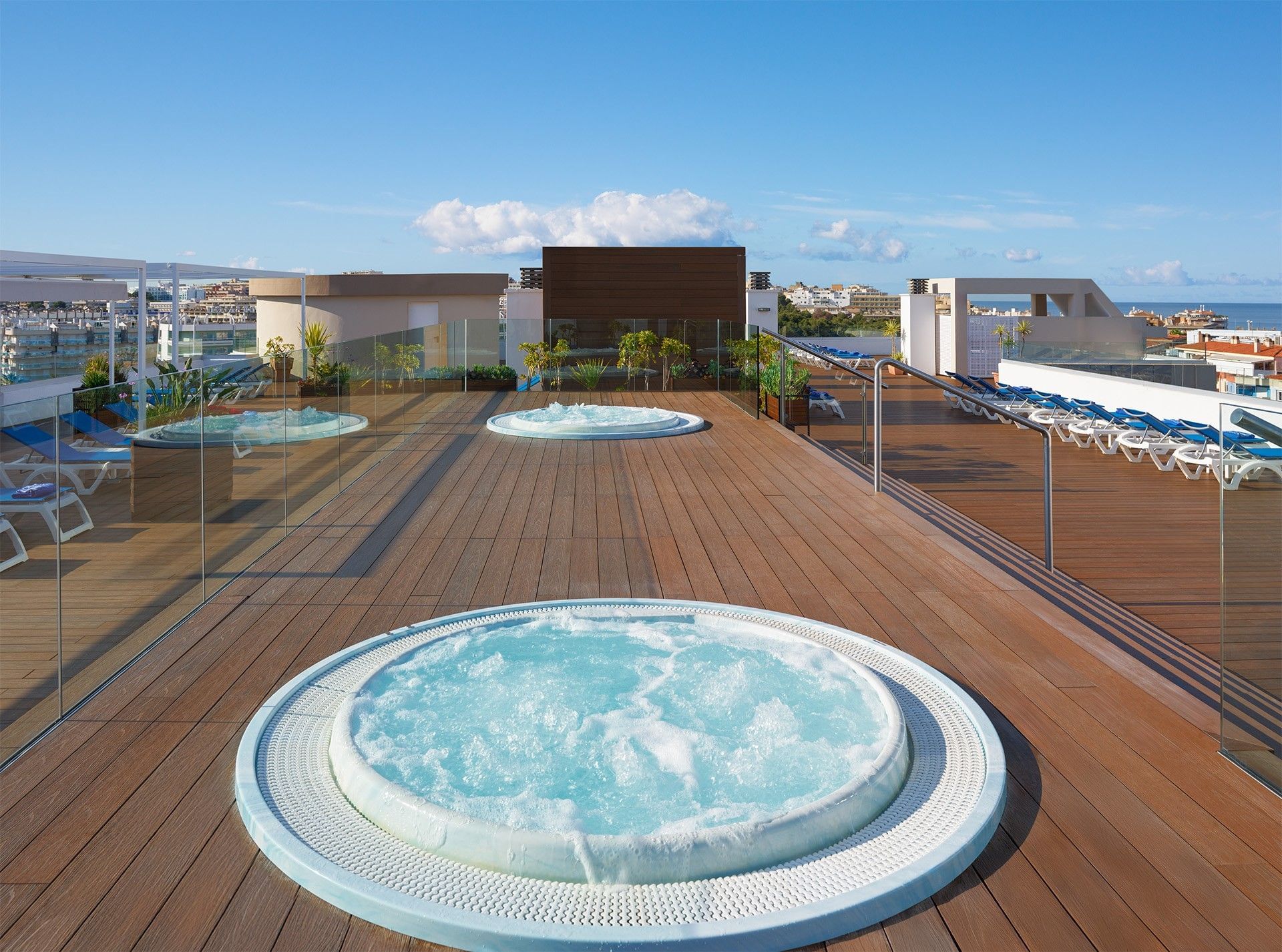 Jacuzzi del terrat a l'Hotel Ponient Dorada Palace