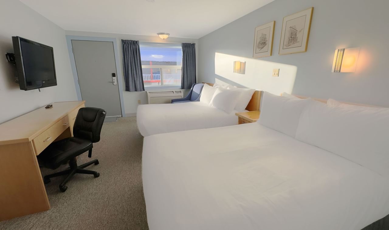 Dawson City, hotel room with two queen beds