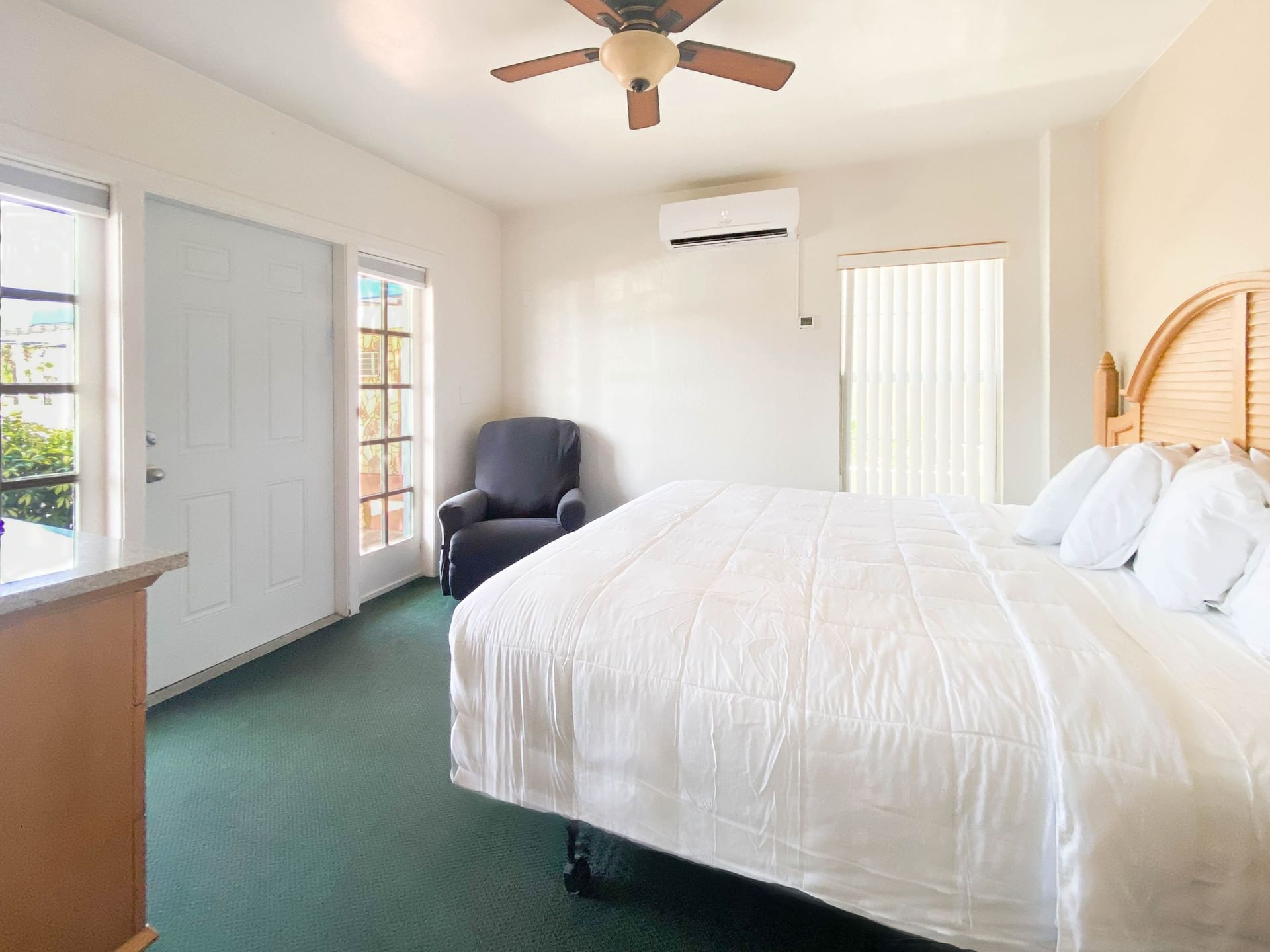 Family Suite 2 Bed, 1 Bath at Ocean Court Beachfront Hotel