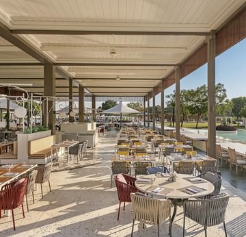 Titanic Deluxe Golf Belek Ana Restoran – Havuz Kenarında Açık Hava Yemek Deneyimi