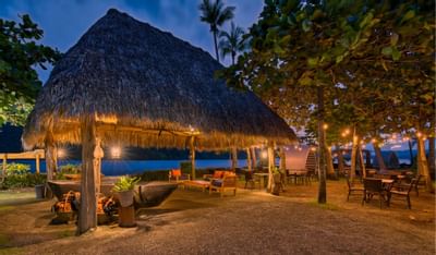 Lounge de Bienvenida al Anochecer