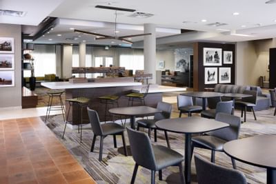 restaurant dining tables and chaits