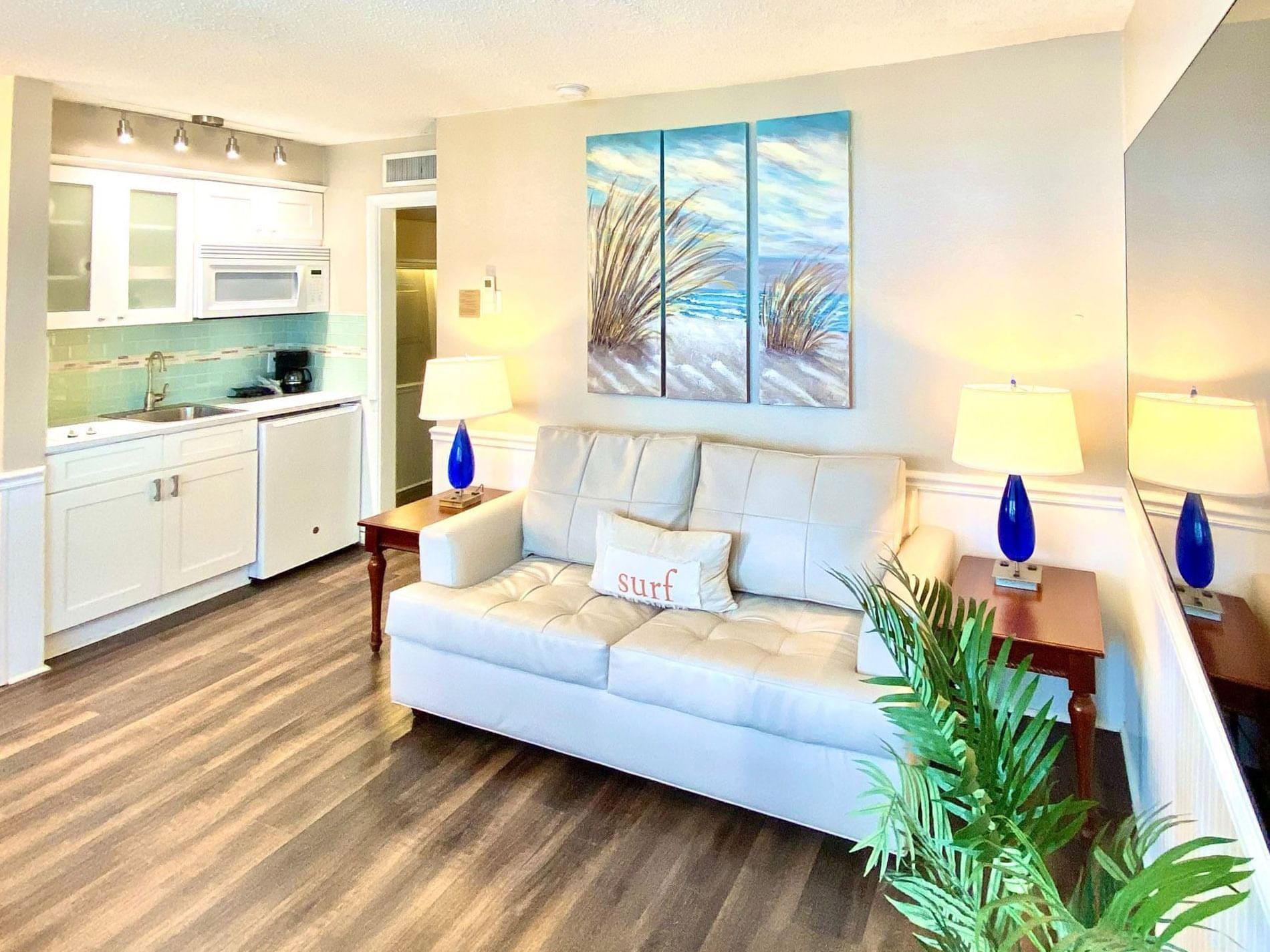 Living room in Gulf Front Suite at Thunderbird Resort
