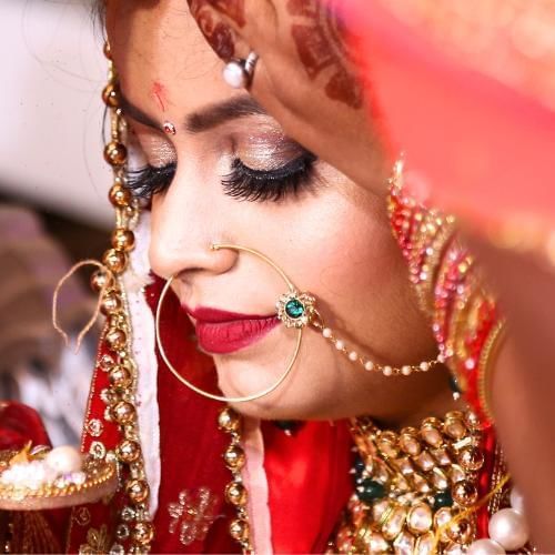 Bride wearing red, a popular Indian wedding tradition