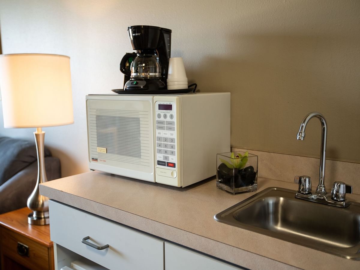 Sink, microwave and lamp