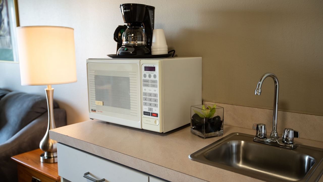 Sink, microwave and lamp