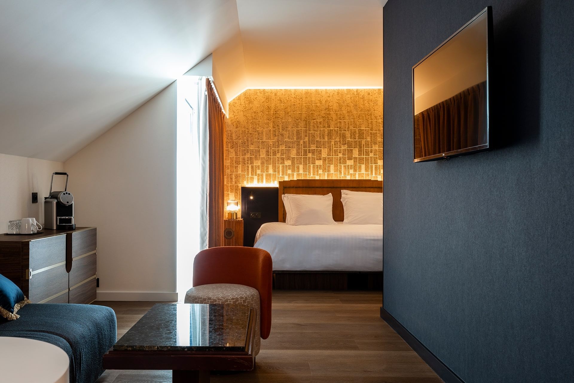 Chambre avec coin salon à l'Oceania Le Conti Brest