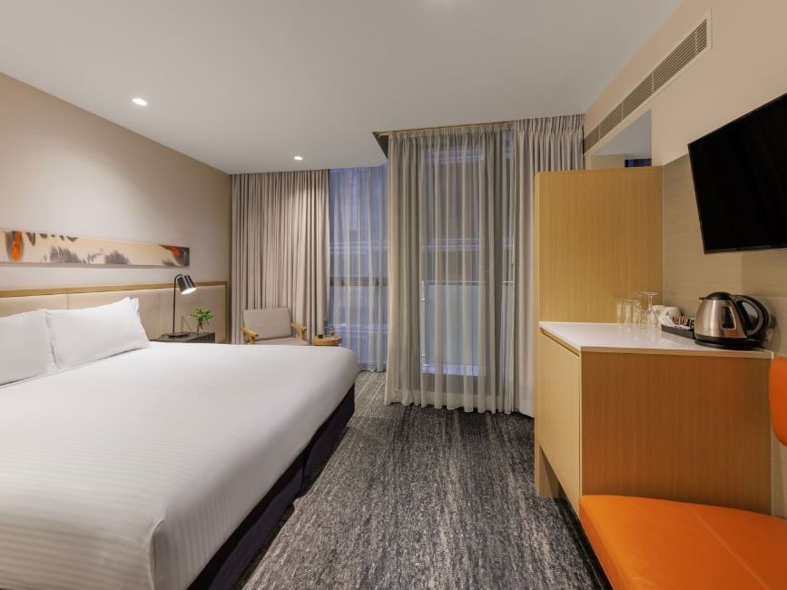 King Room with Coffee/tea facilities at Brady Hotels Central Melbourne