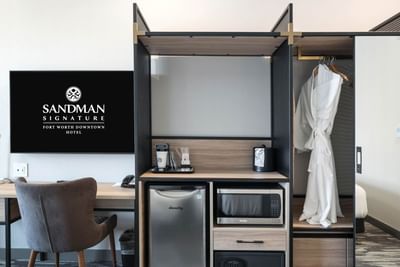 Coffee station & workspace area at Sandman Signature Fort Worth Downtown