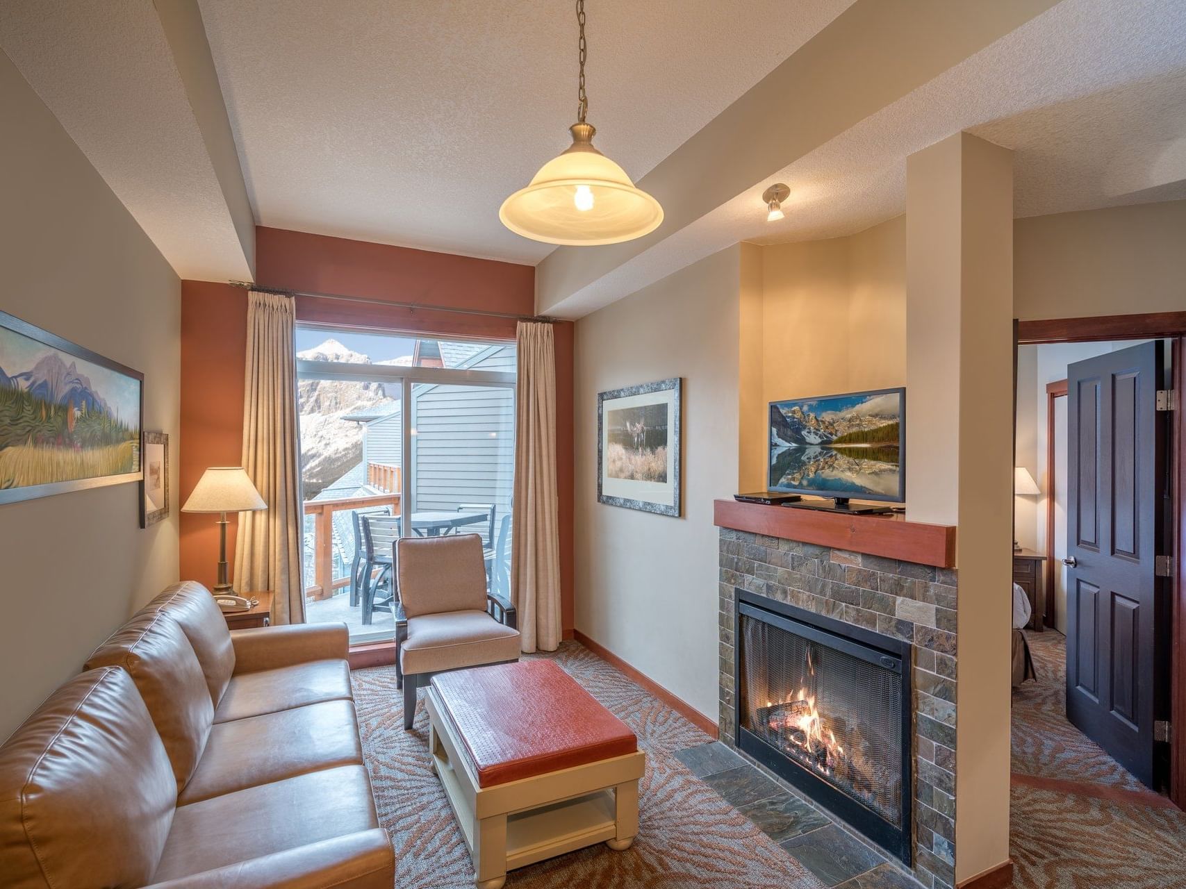 Living space in One-Bedroom Suite at Blackstone Mountain Lodge