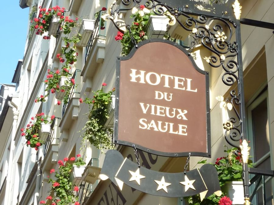 Hanging nameplate at Hotel du vieux saule