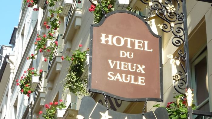 Hanging nameplate at Hotel du vieux saule