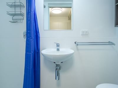 UniLodge @ANU Warrumbul Lodge Canberra_Studio Bathroom