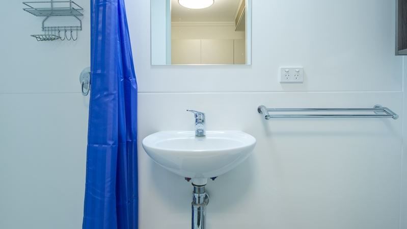 UniLodge @ANU Warrumbul Lodge Canberra_Studio Bathroom