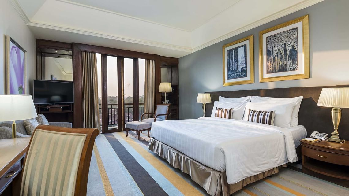 Hotel Near Royal Lake Chatrium Yangon City View Rooms
