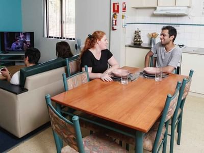 Erica Underwood_6 Bedroom Living