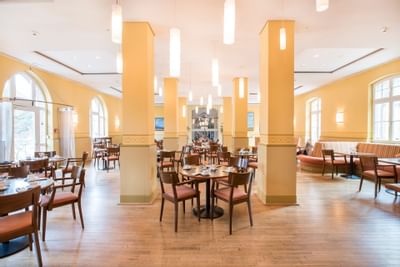 Breakfast Restaurant Leo´s Bistro in Hotel Collegium Leoninum, Bonn