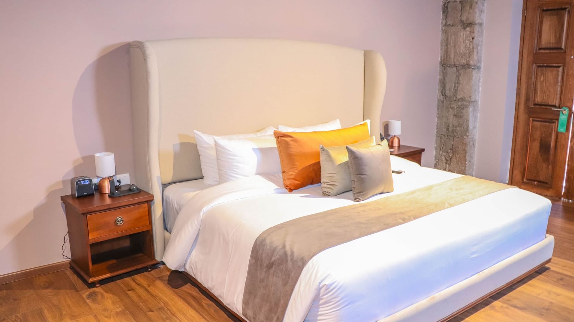 Interior of Deluxe King Room at Gamma Morelia Vista Bella