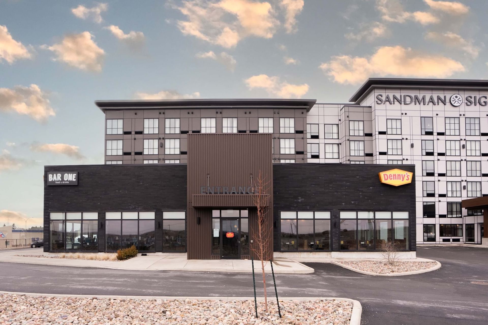 Sandman Signature Dartmouth Hotel & Suites Hotels in Dartmouth | Sandman Signature Dartmouth Hotel & Suites