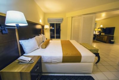 Bed in Guestroom