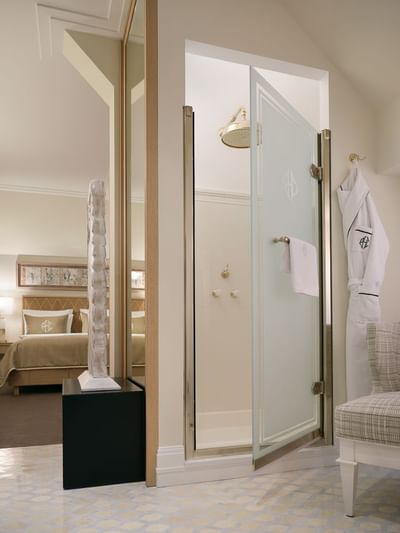 King Premium Plus Bathroom at Patrick Hellman Schlosshotel