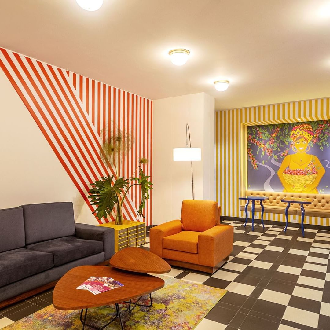 Lobby with wall paintings at Pop Art Hotel Las Colinas