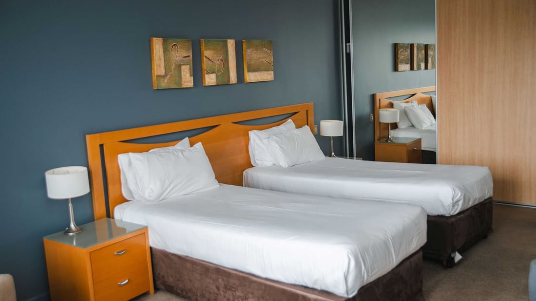 Twin Room configuration in standard king room