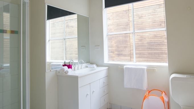 Studio - Bathroom
