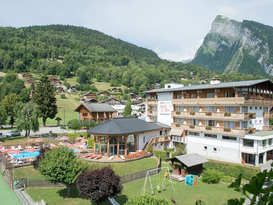 Aerial view of Chalet-Hotel Neige et Roc with mountain
