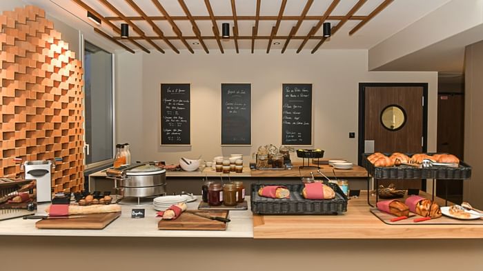 Buffet varié et élégant de l'Hôtel Rivella.