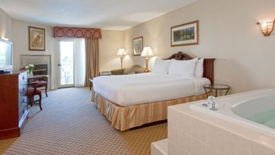 Bedroom arrangement in The Premier King at Music Road Resort