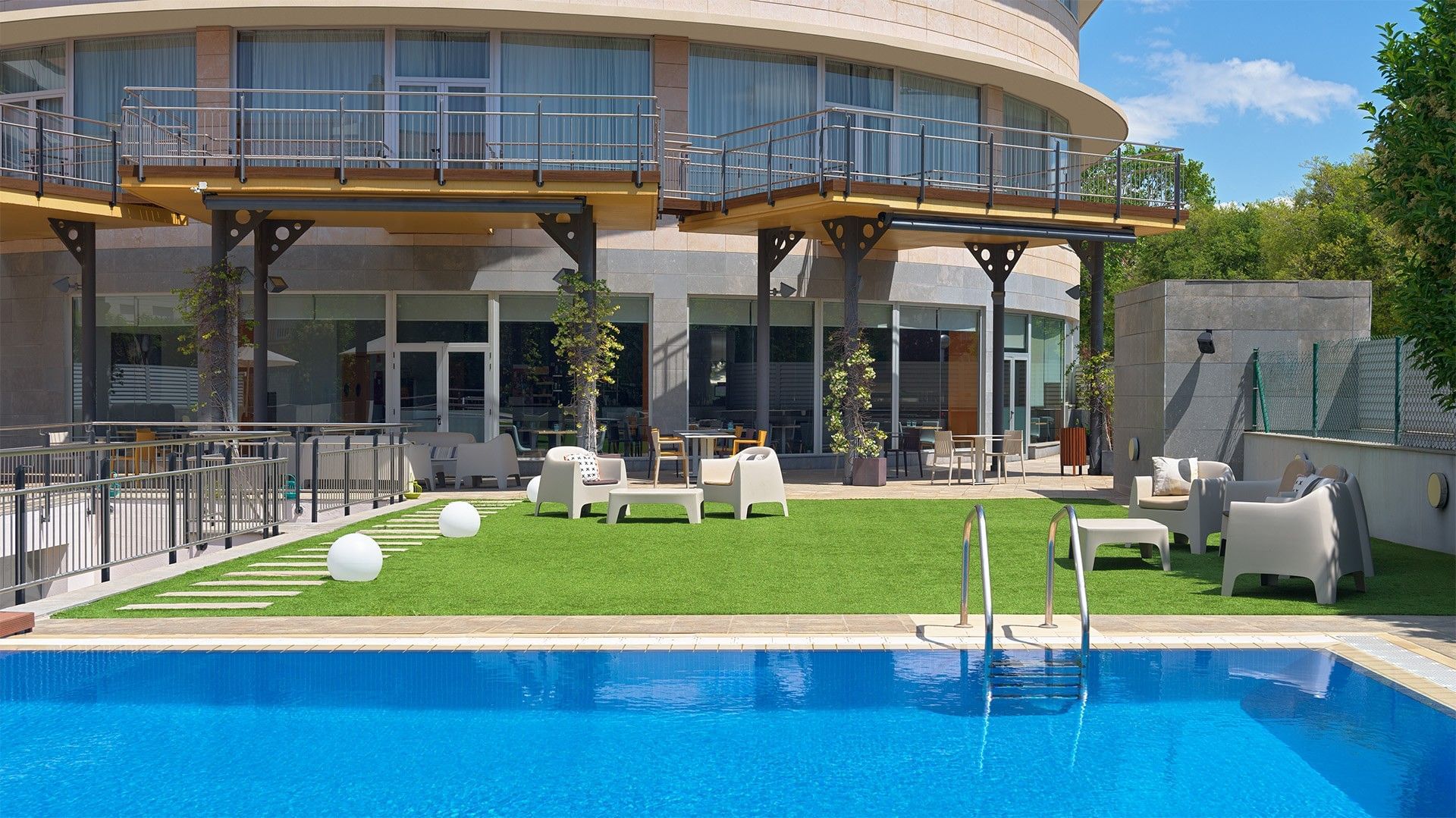 Piscina a l'Hotel Ponient Vila Centric