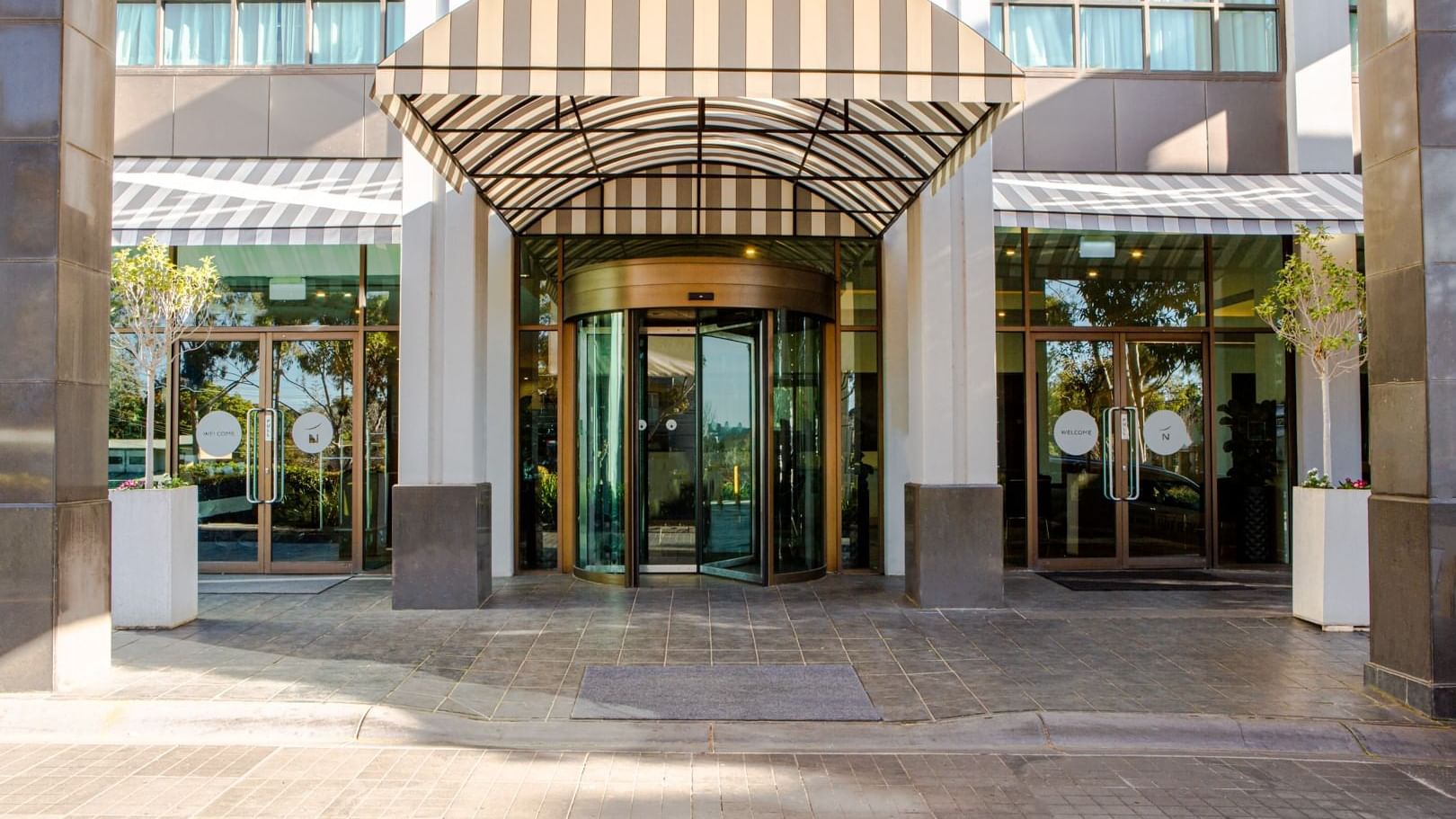 Exterior view of the entrance at Novotel Glen Waverley