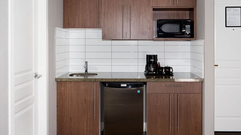 View of Standard Suite, 1 King Bed, Sofa Bed, Kitchenette | Sandman Langley ...