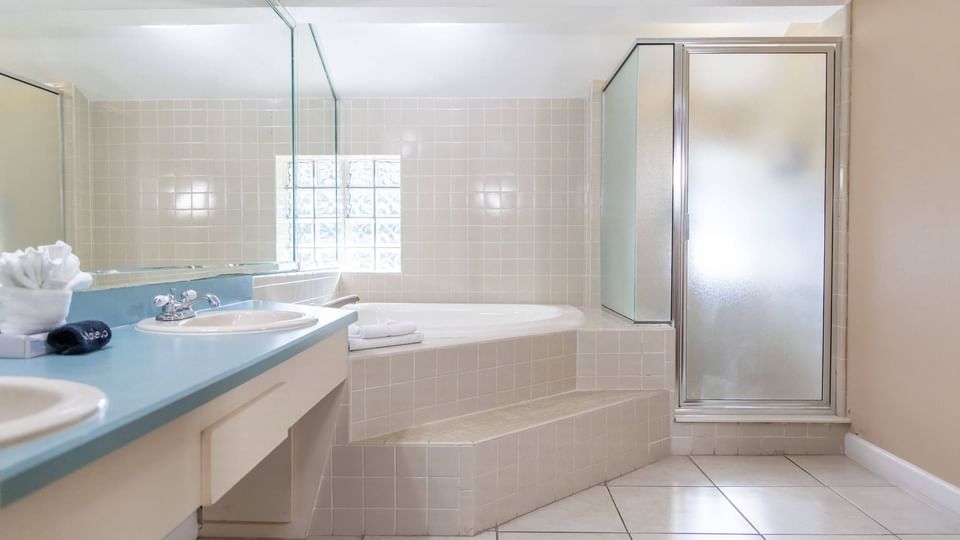 Master Bath, Two Bedroom Suite in Palm Coast at Legacy Vacation Resorts