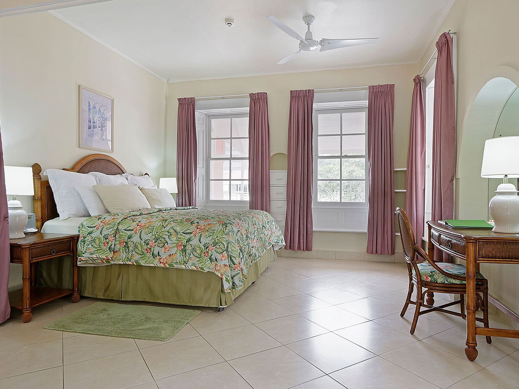 Bed & furniture in Junior Suite at Southern Palms Beach Club