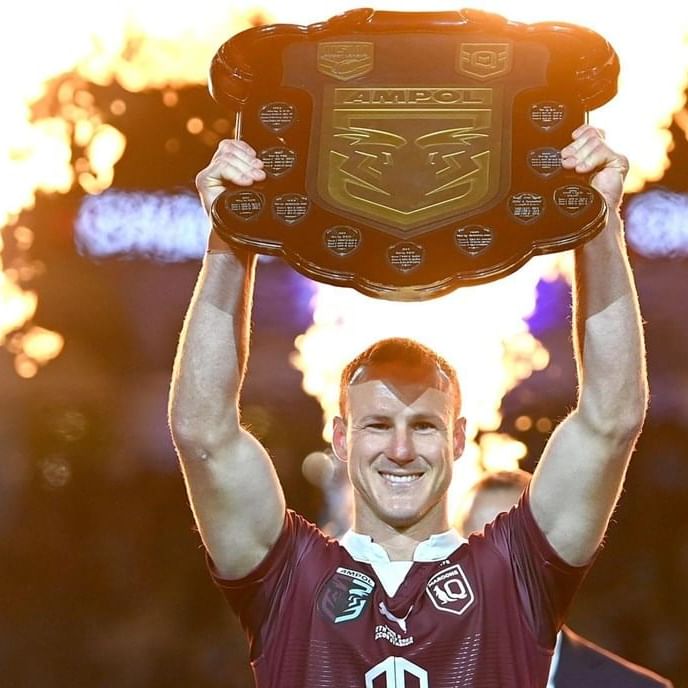 A player lifting his trophy higher at Royal on the Park Hotel