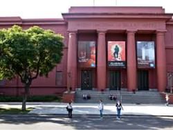 entrada del Museo Nacional de Bellas Artes en Buenos Aires