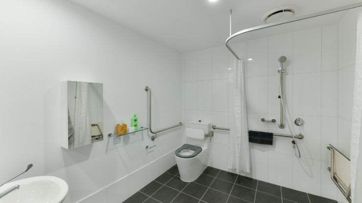 UniLodge Toowong - Accessible Apartment Bathroom
