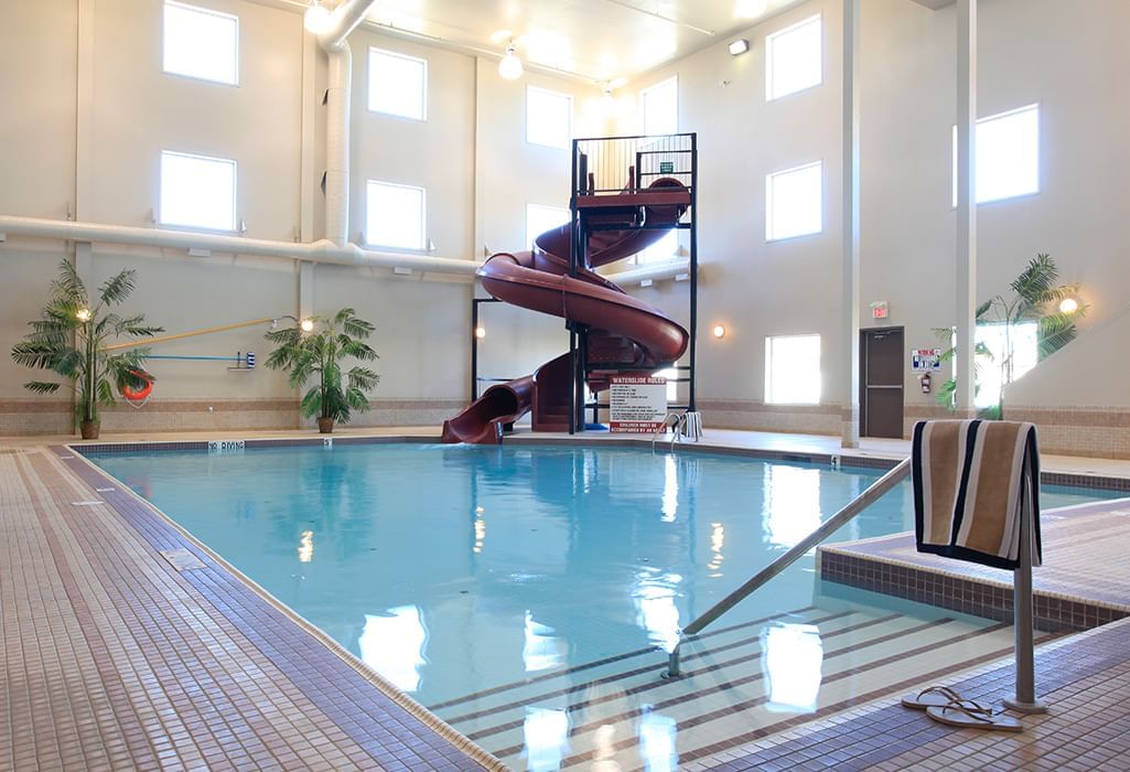  Coast Grimshaw Hotel & Suites pool with slide
