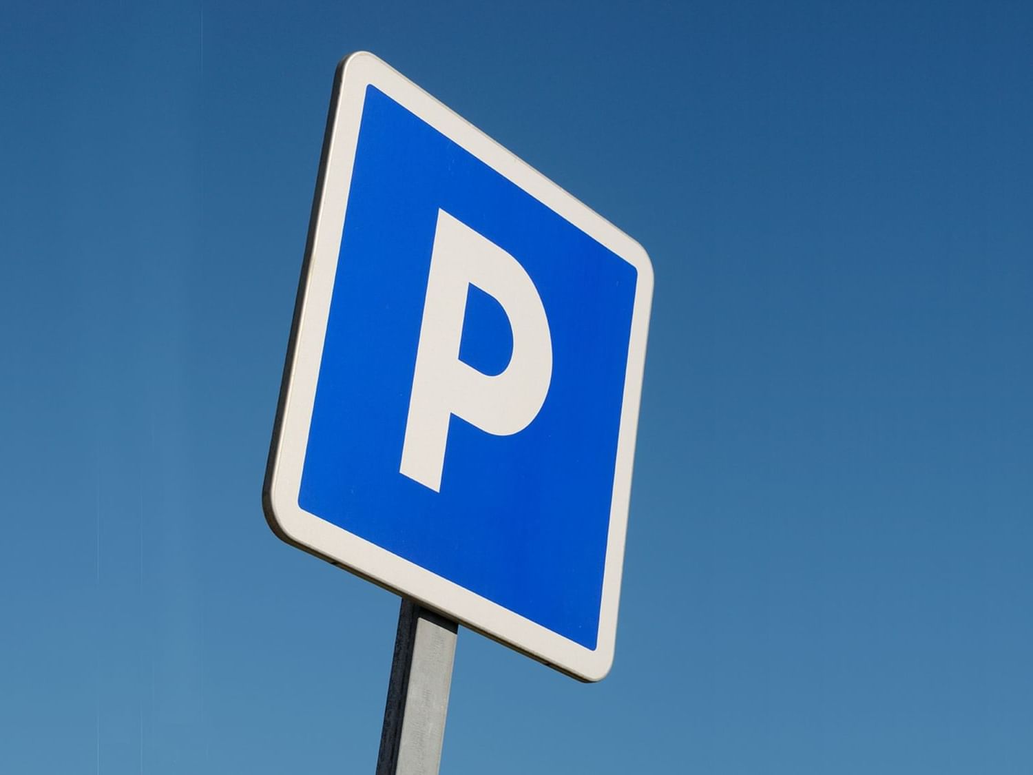 Close-up of a parking sign used near The Earl