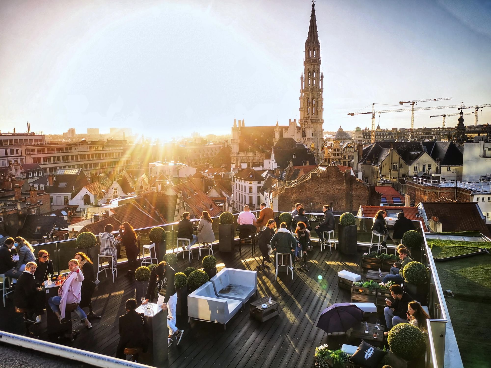 suite-grand-place-terrace-lounge-area