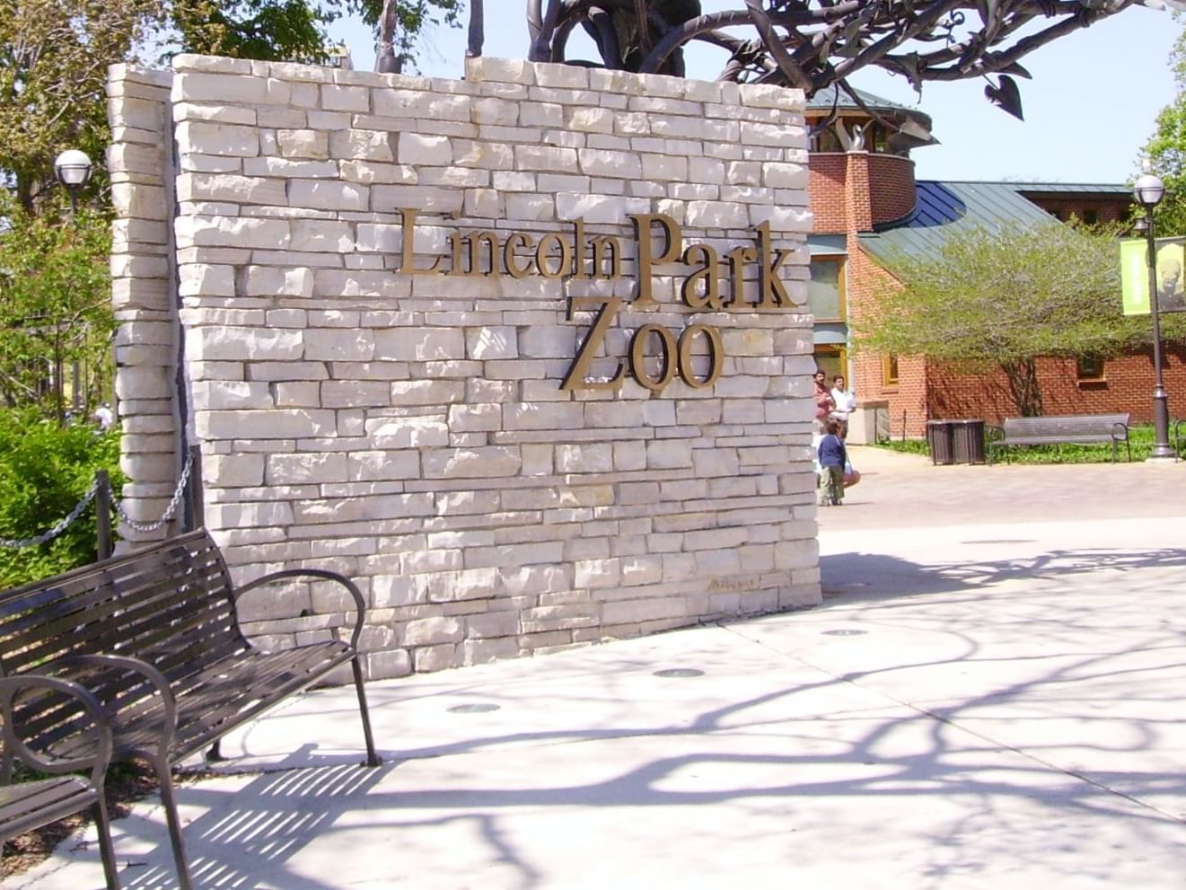 The entrance of the Lincoln Park Zoo near Hotel Saint Clair