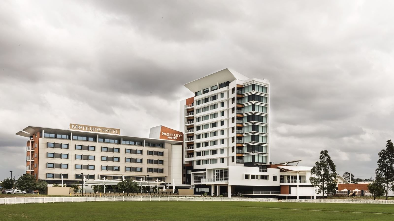Hotel Exterior View at Mercure Sydney Liverpool 