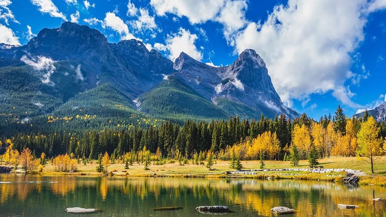 scenic view in Canmore of the mountains