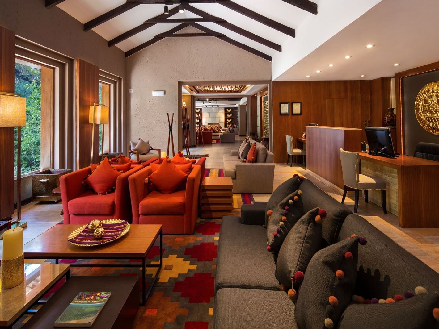 A living space in Tours and activities desk at Hotel Sumaq