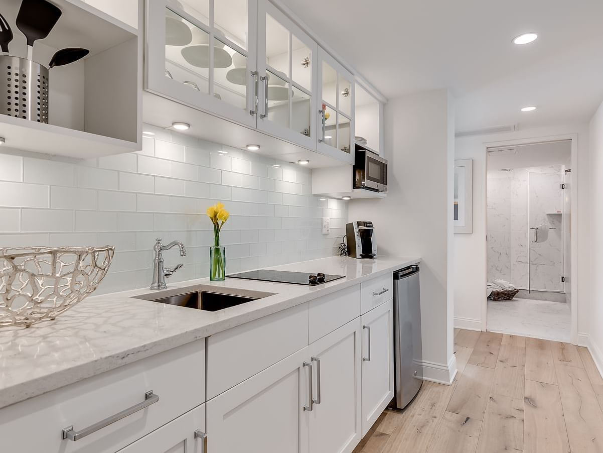 Kitchenette in Dune front Luxury king studio at ICONA Avalon