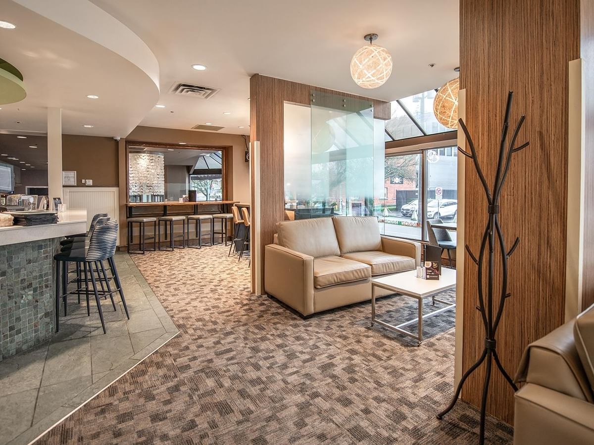 Lounge area of Minnoz Restaurant at Coast Bastion Hotel in Nanaimo.